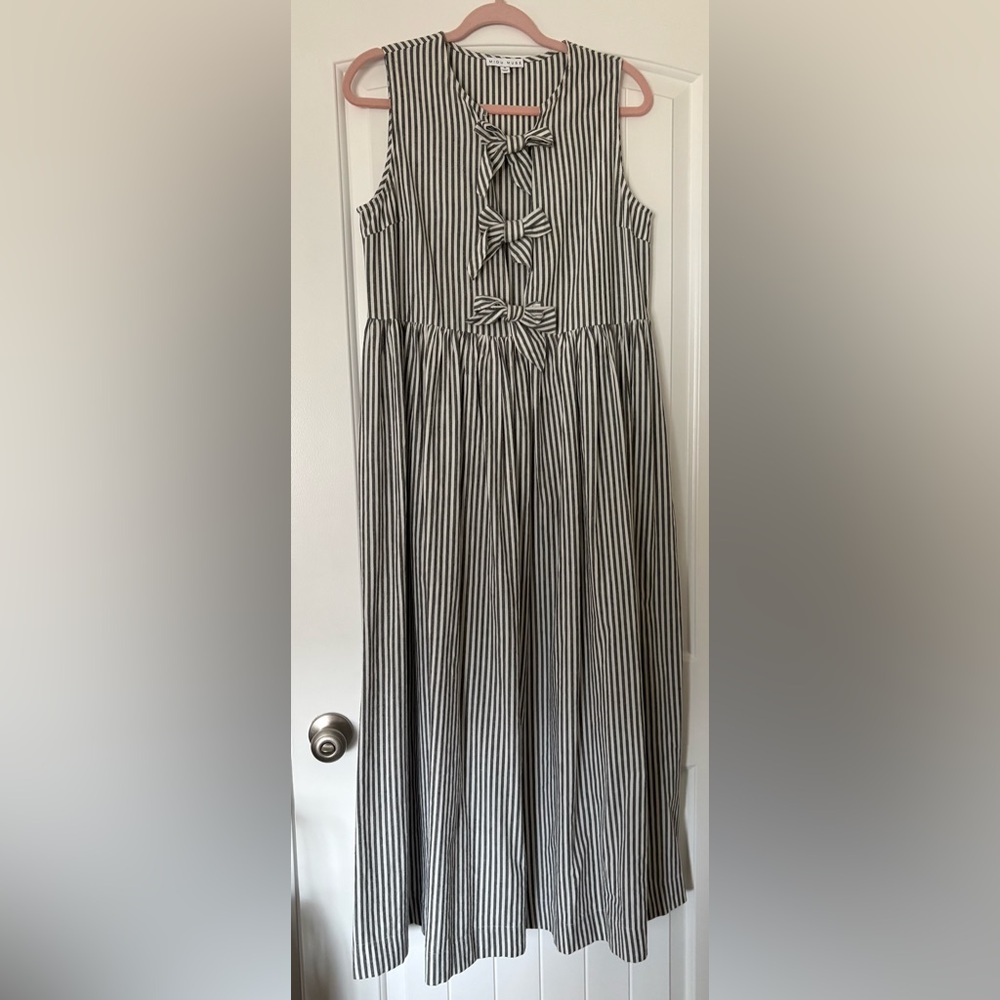 Elegant Striped Midi Dress with Bow Detail